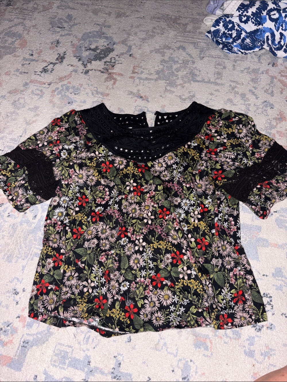 Pilcor Anthropologie floral top size small p